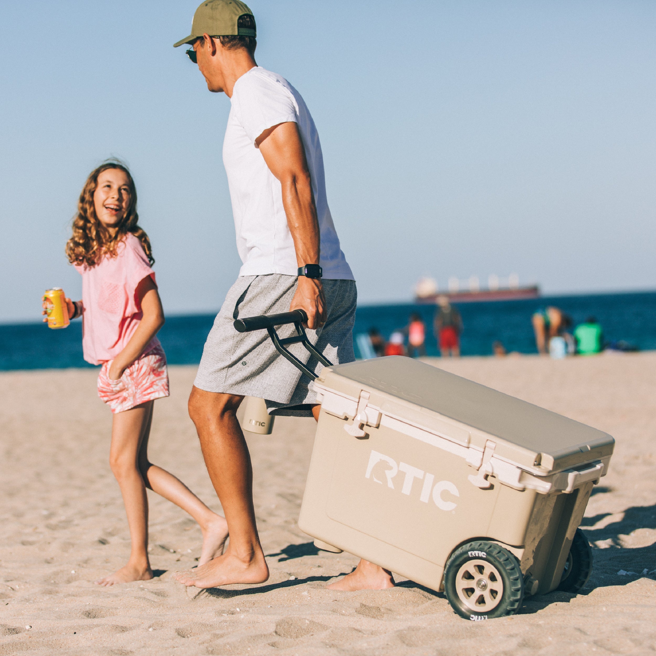 52 QT Ultra-Light Wheeled Cooler
